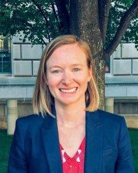 Lauren Duffy in front of tree outside of EPA headquarters