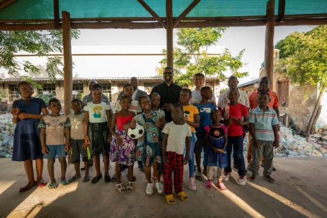  Administrator Regan meeting with youth ambassadors, school kids, and members of the community at ParCo to hear how they are addressing plastic washing up on their beaches. January 23, 2024 